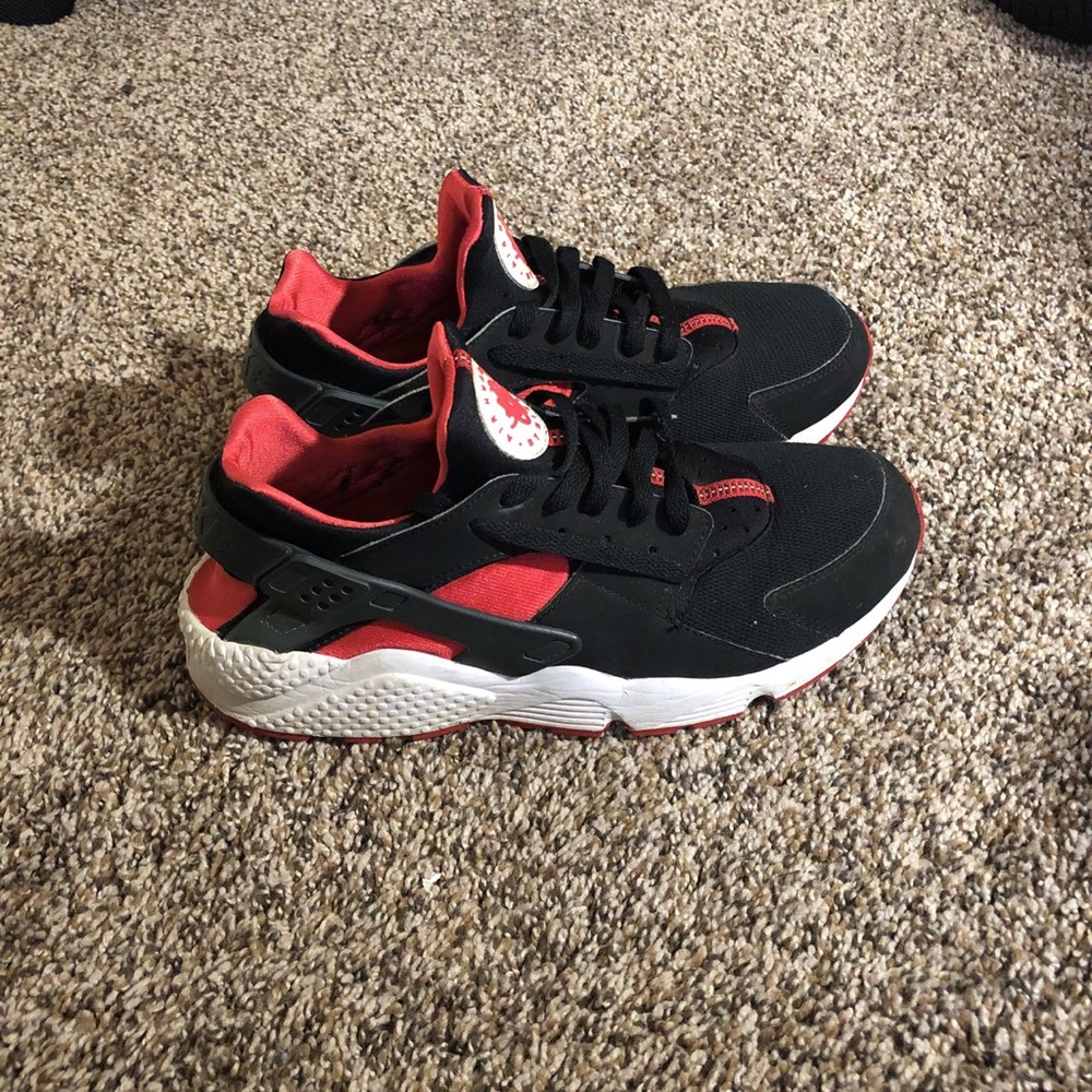 SIZE 10 NIKE AIR HUARACHE